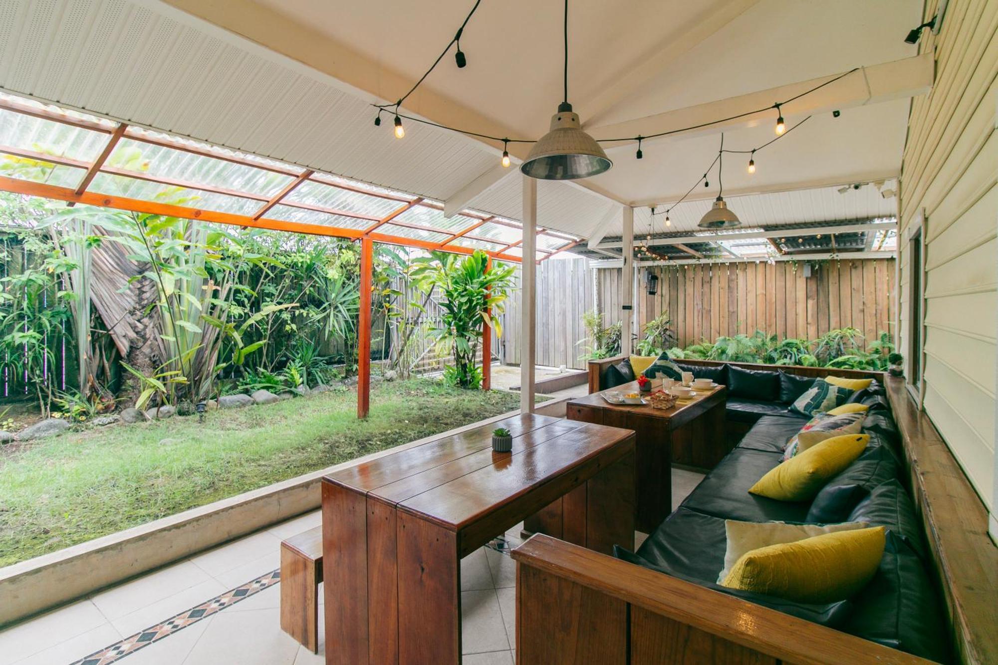 Pineapple House Hotel Bocas del Toro Buitenkant foto